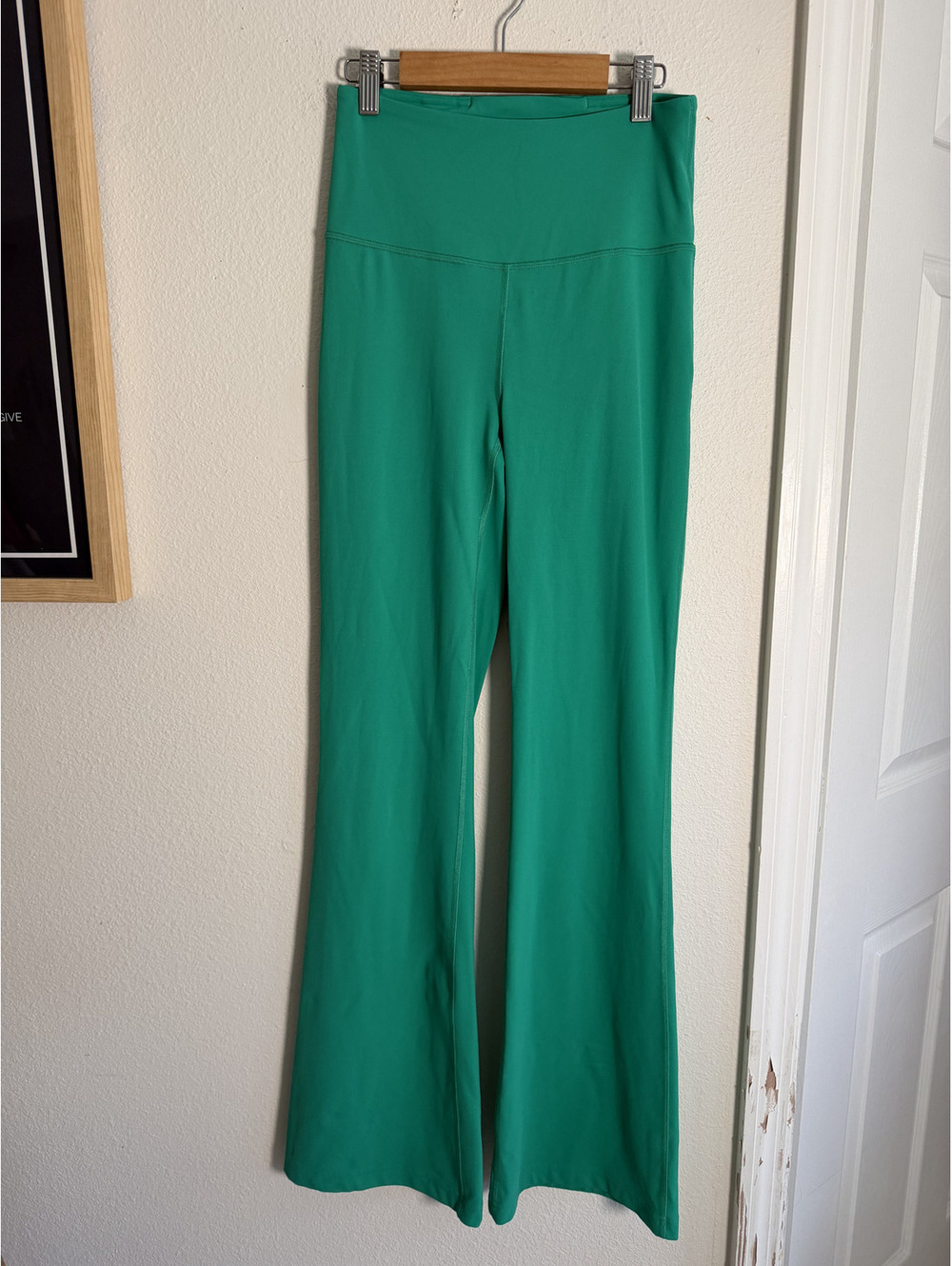 Lululemon Groove Super High Rise Flared Pant Kelly Green Size 6 Nulu